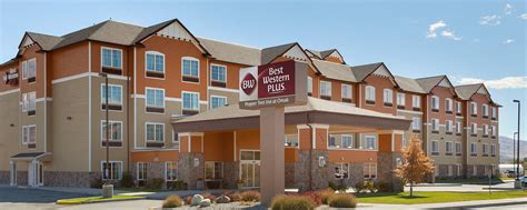 pepper tree hotel omak wa.